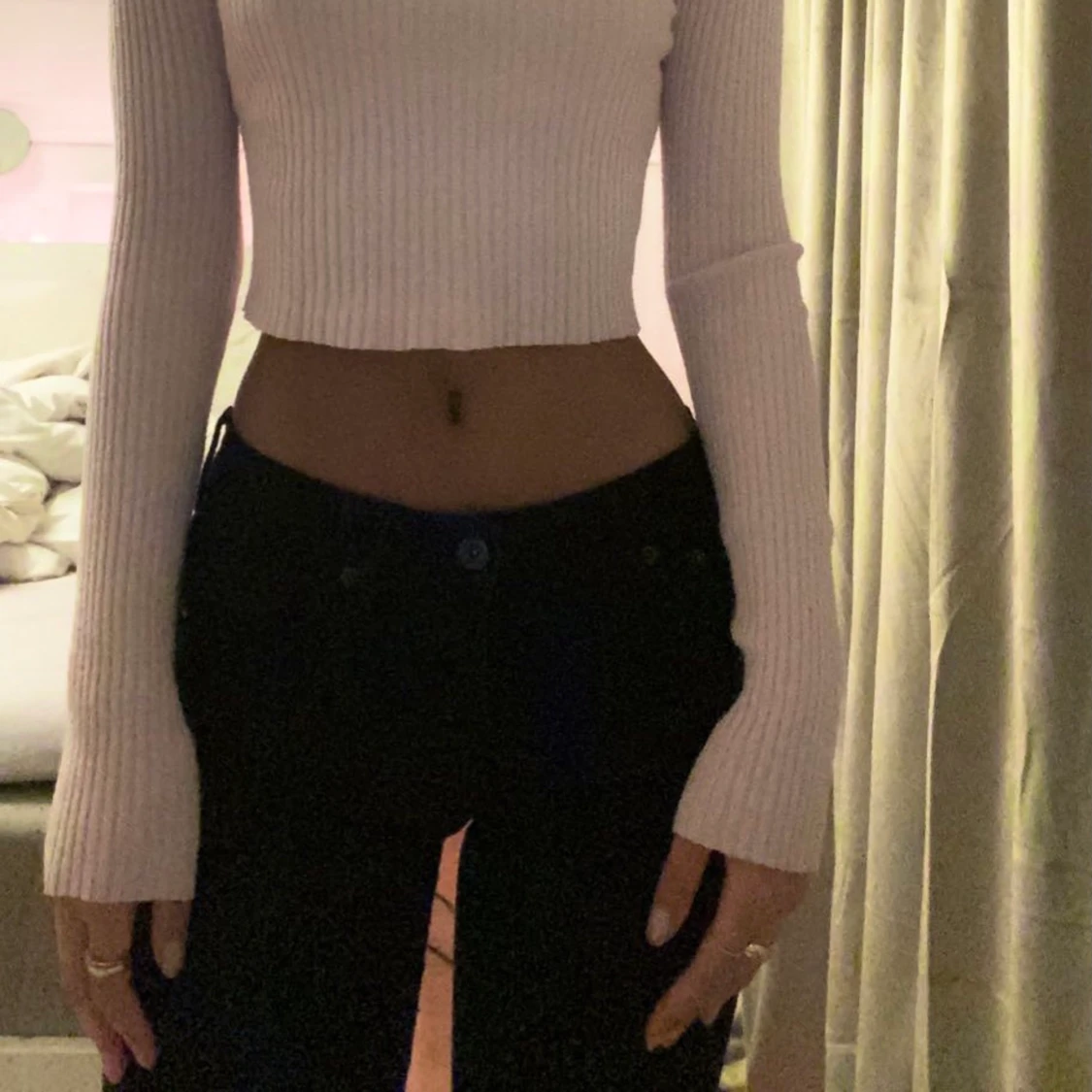 Kort turtleneck från Bik Bok i strl xs  - 90