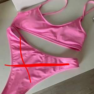 Rosa bikini topp från SHEIN 💖 Helt ny å oanvänd. Det är inget spänne bak.