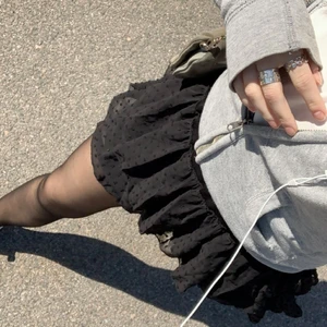 Volangkjol - Supersöt volang kjol!!! Knappast använd och i superfint skick🤍