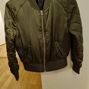 Bomber Jacka  - Bomberjacka storlek 38 