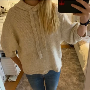 Stickad hoodie  - Snygg stickad hoodie