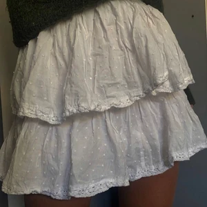 Kjol - Kjol från ByAnastasia. Köpt i somras men inte kommit till användning så är helt ny med lappen kvar. 180kr INKLUSIVE frakt!!❤️❤️STÅR DET INTE SÅLD PÅ ANNONSEN FINNS DEN FORTFARANDE KVAR!!