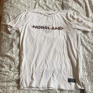 En vit Norrlands t-shirt i fint skick