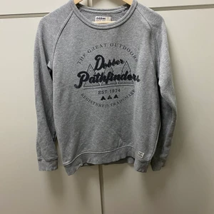 Tröja - Tröja ifrån dobber storlek S. I använt skick utan fläckar. Passar mig som är 173 lång. 