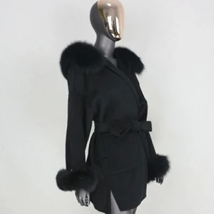 Päls kappa. Svart storlek S - Säljer min pälskappa som är helt oanvänd. Har endast testat den. Storlek S