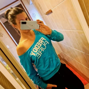 Freddy -  Säljer denna grymma Freddy tröja knappt använd och i kanon skick kan användas både vardags eller till träningen 100 kr 