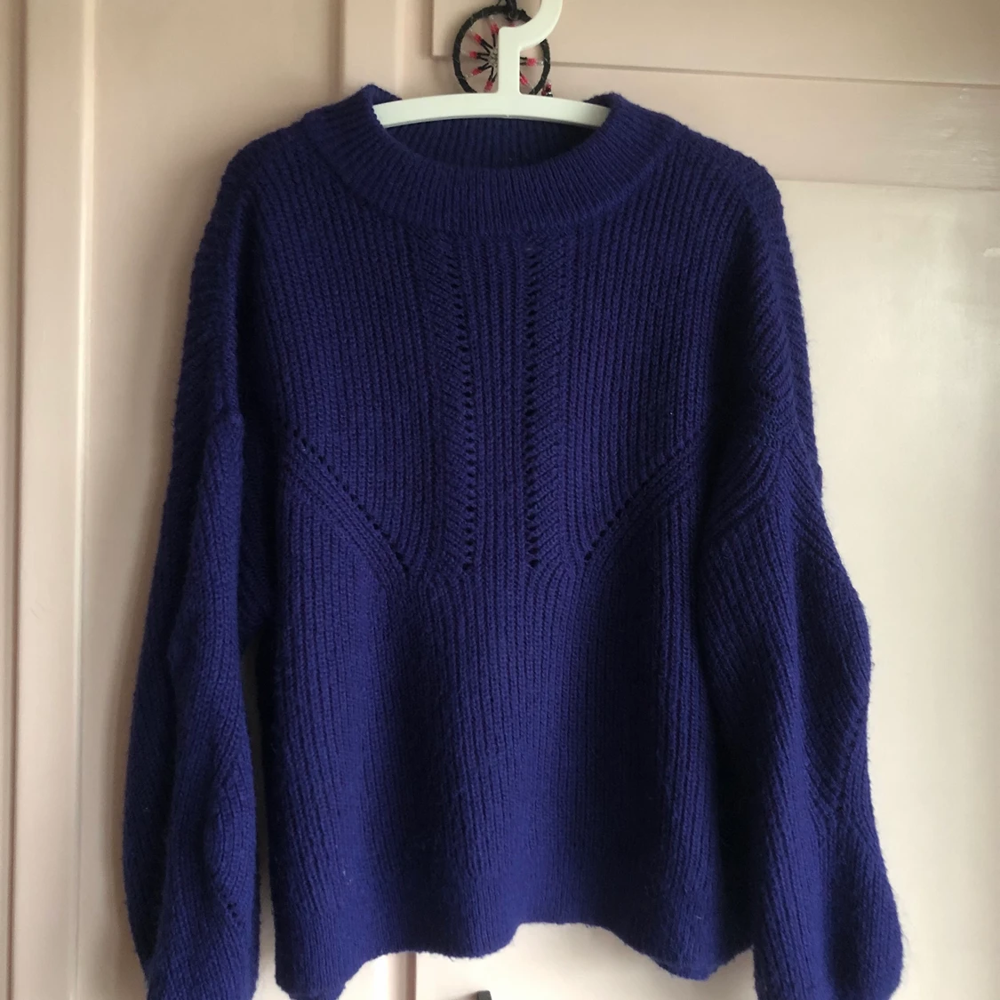 Stickad lila tröja 🧞 - 91