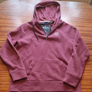 Hollister hood - Vinröd hood hollister xs. 99 kr. samfraktar vid köp av flera varor för 66 kr 👍💕📦