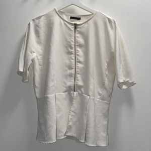 Topp  - Topp från Åhléns, knappt använd☺️