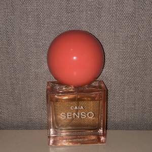 Nypris: 600kr , Luktar supergott men används inte, så säljer därför Bianca Ingrossos parfym Caia Senso för 350kr, köpare står för fraktkostnad 💓