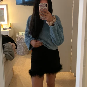 Kjol - Köpte från SHEIN! Har använt den en gång🥰 den är i nyskick! Passar bra t fest eller sommar 💐 storlek XS! Kan mäta måttet om det önskas! 50kr+frakt❣️