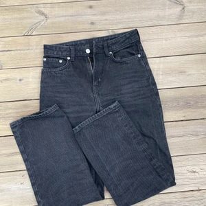 Weekday voyage - Weekday voyage i storlek 25/28