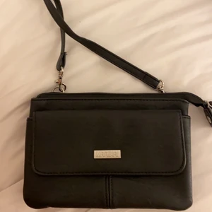 Svart väska - Svart vanlig väska i märket marikai 💗