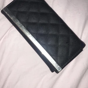 Plånbok - Säljer en oanvänd plånbok som jag köpte något år sedan