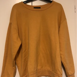 Tröja - Söt gul tröja oversized. 
