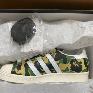 Adidas Superstar x Bape  - Strl 36,5 men är som 37,5 jämfört med Nike. Helt oanvända!