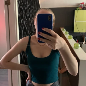 Grönt super fint och bekvämt linne⚡️ - Super fint linne aldig använt. Säljer pågrund av att det inte kommit till användning. Hör av er i chatten för frågor och eventuella fler bilder!!