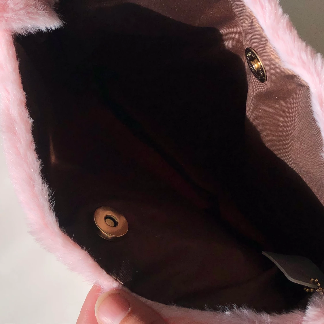 Rosa fluffig väska från shein - 91