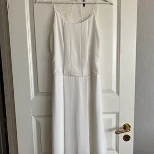 Klänning säljes!  - Fin klänning säljes. Endast använd på min student. 