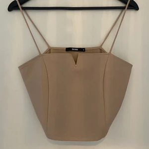 Linne - Fint kort linne använt sparsamt 🌸 köparen står för frakten.