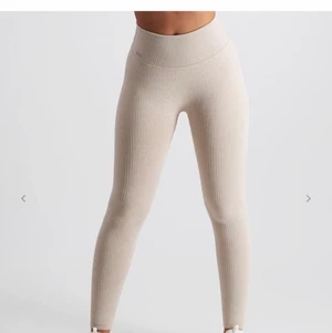Aimn beige ribbade seamless Tights - Tightsen är helt oanvända och säljer då jag fick två lika dana i födelsedagspresent 
