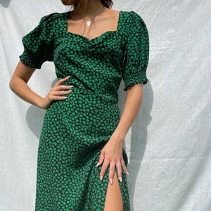 Klänning - Fin klänning endast använd 1 gång.