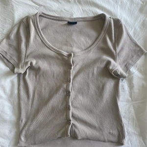 Topp - En beige topp i storleken S💛