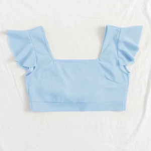 Gullig topp - Super fin topp med öppen rygg 😍 Aldrig använd. Passar så bra till allt och är perfekt nu till sommaren 🌸  frakt ingår!!