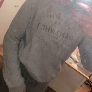 Gant tröja  - Denna gant tröja är super skön och fin, kostade 1000kr och köparen står för frakten . Inte mycket använd alls 