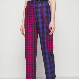 The Ragged Priest byxor - Byxorna köpt på zalando, använd sparsamt så i toppen skick! 