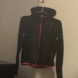tränings jacka - skicka efter fler frågor 