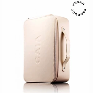 CAIA NECESSÄR oanvänd - Hej! Säljer oanvänd Caia necessär 😊 hel och ren! Ordinarie pris 425kr 