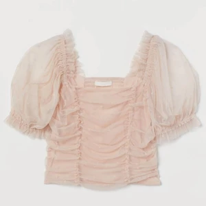 Puderrosa prickog topp  - Meshtopp med puffärm.  Använts 1 gång bara. 