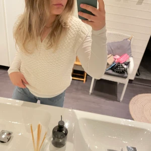 Asnice Sleepover (väst) 🤎 - Riktigt snygg vit väst som är handgjord. (Inte jag som har gjort den, är köpt i liten butik)🤎 den känns väldigt exskusiv och lyxig⚡️
