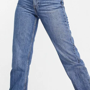 Raka jeans  - Aldrig kommit till användning. Storlek 38/40