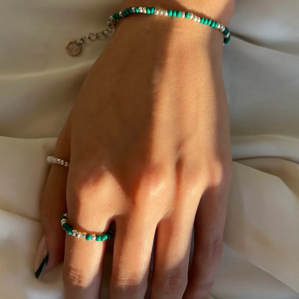 💚Walter   🗒Alla smycken blir unika                               ✨Välj mellan silver-& gulddetaljer                                  💚Pris: Armband: 79kr Ring: 49kr                                  Set (armband + ring): 120kr                                             🍃Eventuell fraktkostnad: 14kr                            Storlekar: 💚Armband: XS/S - 13,5cm + 4,5cm < 18cm M/L - 17cm + 4,5cm < 21,5cm 💚Ringar: UNISIZE  💚Beställ via Instagram @amici.uf. Accessoarer.