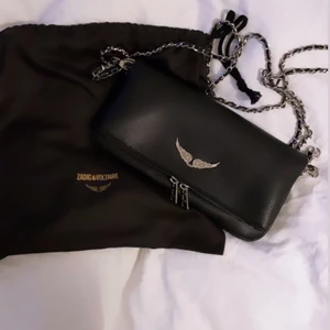 Zadig väska  - Säljer min i princip helt nya väska från zadig❤️‍🔥