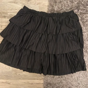 Kjol  - Trendig zara kjol!! Strl s/m