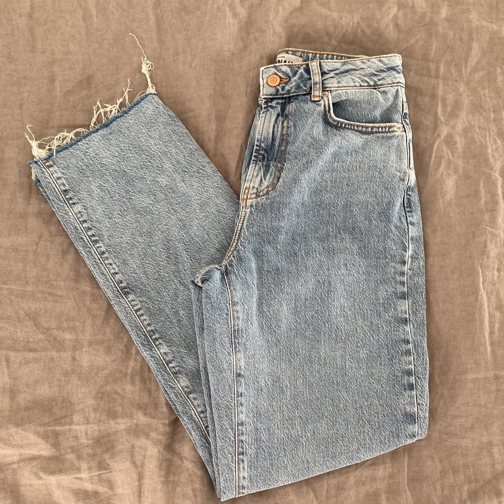 Fina jeans från New Look i storleken 36💙💙💙 Mycket fint skick. Frakt 66kr eller hämtas hos mig på Södermalm 💌. Jeans & Byxor.