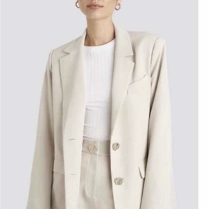 Oversize kavaj  - Från NA-KD, aldrig använd & med prislapp som sitter kvar. 350kr exklusive frakt. 