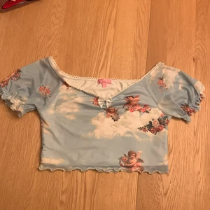 Top - Top från Dolls Kill                                                                            Använd ett fåtal gånger. Kan skickas utan spårbart porto.