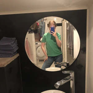 Grön tröja från zara  - Grön tröja från zara i nyskick i storlek xs-s, säljer för 70kr💚