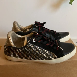 Zadigskor - Säljer mina sååå fina skor från zadig & voltaire💞 Passar till så mycket verkligen! Köpta för ca 3000 säljer för 1000🙏🏽I perfekt skick och nästan aldrig använda🌟