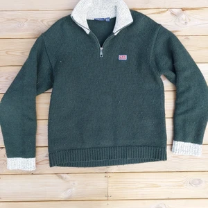 Peak Performance ull tröja storlek M  - Storlek M käns lite större, grön, ull, varm, fungerar både som jacka och tröja, äkta Peak Performance man and nature kollektion 