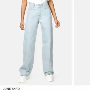 Jättefina junkyard jeans i storlek 26❤️‍🔥❤️‍🔥använder de inte då de är för små för mig❤️‍🔥❤️‍🔥