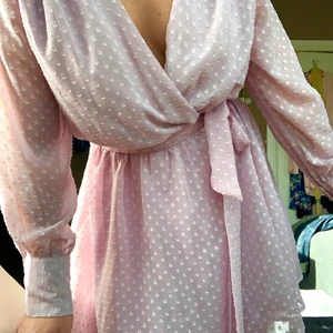 Klänning  - Superfin sommarklänning! Aldrig använd! 