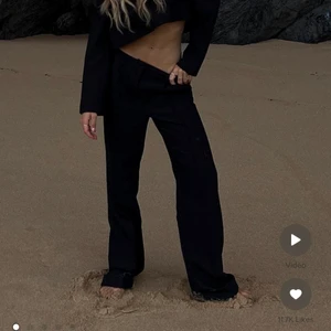 Kostymbyxor Hanna schönberg x nakd - Helt nya med lapp kvar, storlek 34/XS. Bud från 550! 