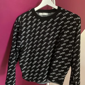 zara tröja - tröja från zara i nytt skick, säljs för att den inte används, storlek s