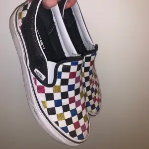 Vans som tyvärr inte kommer till användning. Hur snygga som helst och livar upp en hel outfit!