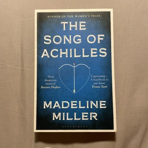 The song of achilles  - Själv har jag inte läst boken och jag kommer förmodligen inte ha tid för att gråta mer över böcker. Men själv har jag hört att boken är en riktigt fint skriven bok. I boken följer man dessa två killar som utspelar sig under antikens Grekland. Man försöker deras förhållande till varandra från deras första möte och hur de hantera saker under det trojanskakriget.